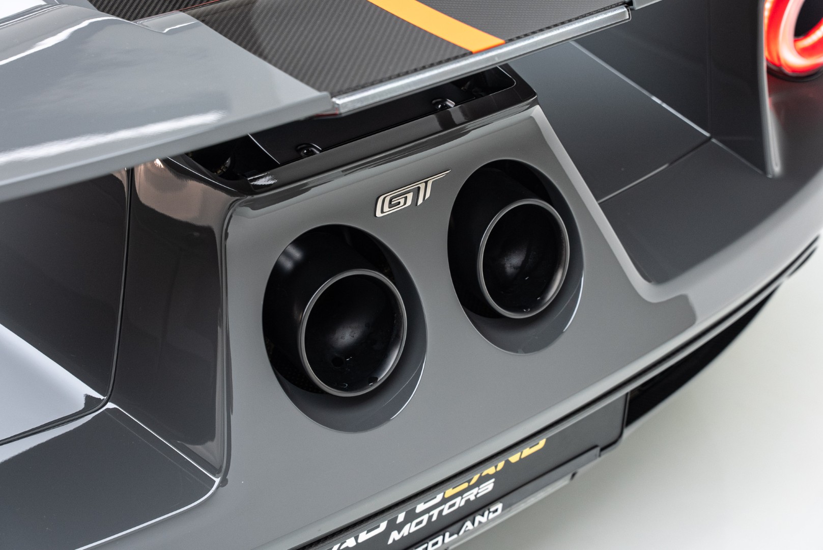 2021 FORD GT | CARBON SERIES | AKRAPOVIC EXHAUST